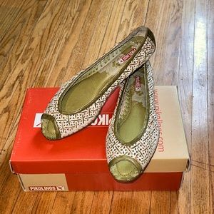 Brand new! Pikolinos Ballet flats